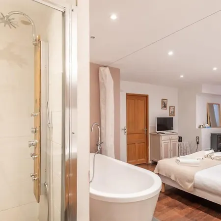 Tisserand Furnished Flat *