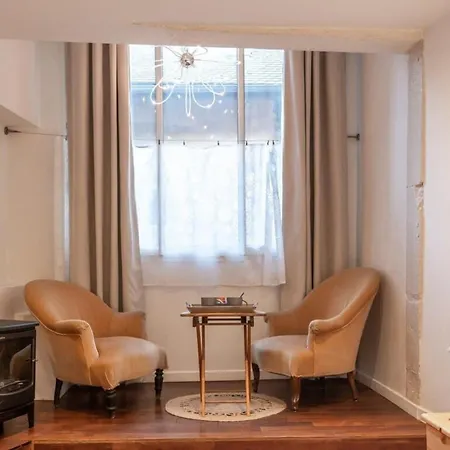 Tisserand Furnished Flat *