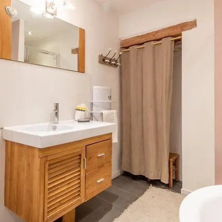Apartamento Tisserand Furnished Flat